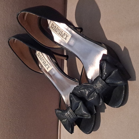 Badgley Mischka Shoes - ♻️DONATED♻️ Badgley Mischka Open-Toe Heels, Bow Embellishments, Black, Size 6